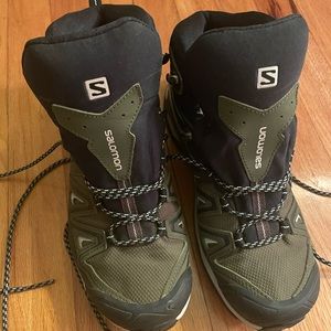 Salomon hiking boots wms size 8